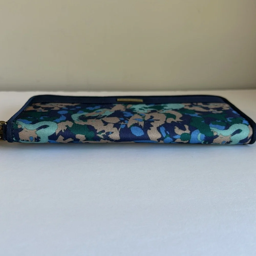 TRAVELON nwot wallet